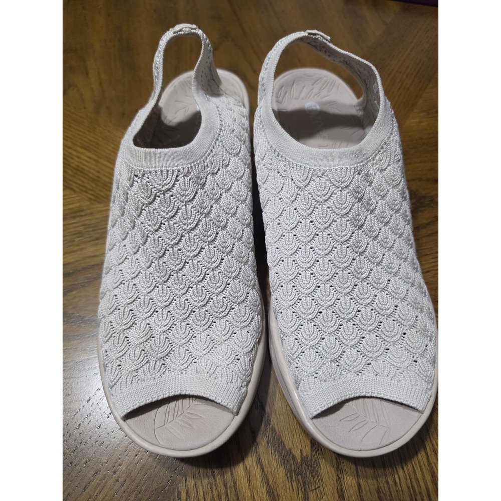 Bzees Womens 9.5M Glee Knit Slingback Wedge Sandals Beige Scalloped Open Toe
